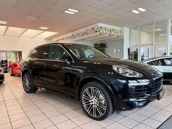 Tiefschwarz Gebraucht 2016 Porsche Cayenne S SUV | 38.850 € (Fairer Preis)