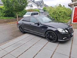 Schwarz Gebraucht 2010 Mercedes E350 Avantgarde Limousine | 11.000 € (Fairer Preis)