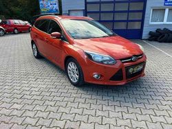 Rot Gebraucht 2011 Ford Focus Titanium Kombi | 5.600 € (Guter Preis)