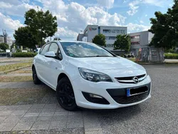 Weiß Gebraucht 2013 Opel Astra Selection Limousine | 5.900 € (Fairer Preis)
