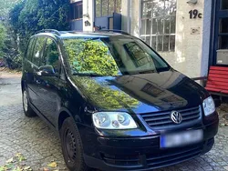 Schwarz Gebraucht 2005 VW Touran Van / Kleinbus | 800 € (Superpreis)