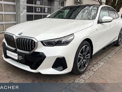 Weiß Gebraucht 2024 BMW 520 M Sport Limousine | 49.349 € (Superpreis)