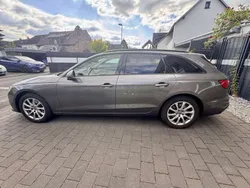 Grau Gebraucht 2020 Audi A4 Basis Kombi | 24.399 € (Guter Preis)