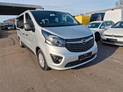 Silber Gebraucht 2015 Opel Vivaro Van | 13.700 € (Teuer)