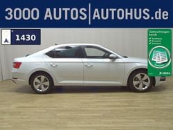 Weiss Gebraucht 2020 Skoda Superb Ambition Limousine | 22.480 € (Superpreis)