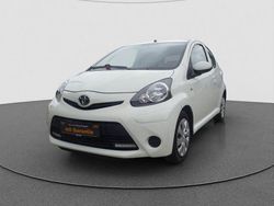Weiß Gebraucht 2012 Toyota Aygo Cool Kleinwagen | 4.490 € (Fairer Preis)