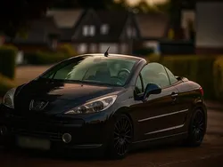 Schwarz Gebraucht 2007 Peugeot 207 CC Cabrio | 2.500 € (Teuer)