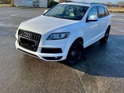 Weiß Gebraucht 2010 Audi Q7 Ambiente SUV | 20.500 € (Etwas zu teuer)