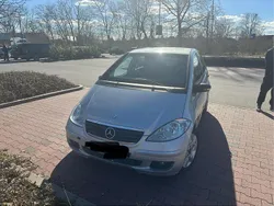Grau Gebraucht 2006 Mercedes A180 Kleinwagen | 750 €