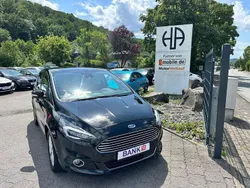 Schwarz Gebraucht 2019 Ford S-MAX Titanium Van / Kleinbus | 16.995 € (Etwas zu teuer)