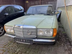 Grün Gebraucht 1979 Mercedes 230 Limousine | 3.999 €