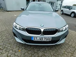 Grau Gebraucht 2022 BMW 318 Kombi | 25.700 € (Fairer Preis)