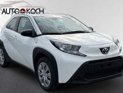 Weiß Gebraucht 2024 Toyota Aygo Business Edition Kleinwagen | 15.390 € (Guter Preis)
