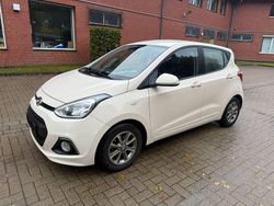 Beige Gebraucht 2015 Hyundai i10 Edition Kleinwagen | 3.700 € (Fairer Preis)