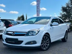 Weiß Gebraucht 2010 Opel Astra GTC Edition Coupé | 4.590 € (Fairer Preis)