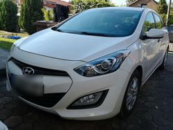 Weiß Gebraucht 2013 Hyundai i30 Limousine | 5.500 € (Guter Preis)