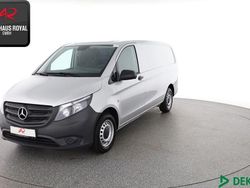 Silber Gebraucht 2023 Mercedes Vito Van / Kleinbus | 25.480 €