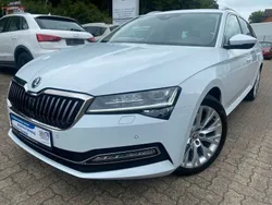 Weiß Gebraucht 2019 Skoda Superb Style Kombi | 18.490 € (Fairer Preis)