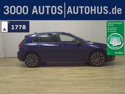 Blau Gebraucht 2022 VW Golf VIII Active Limousine | 16.980 € (Guter Preis)