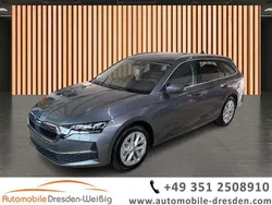 Graphite grau Gebraucht 2024 Skoda Octavia Selection Kombi | 32.980 € (Guter Preis)