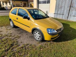 Gelb Gebraucht 2001 Opel Corsa Kleinwagen | 625 €