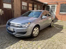 Grau Gebraucht 2006 Opel Astra Limousine | 2.299 € (Guter Preis)