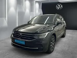 Uranograu Gebraucht 2024 VW Tiguan Business SUV | 34.950 € (Fairer Preis)