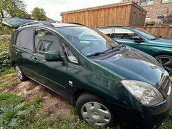Grün Gebraucht 2003 Toyota Corolla Verso Sol Van / Kleinbus | 2.900 € (Fairer Preis)