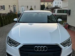 Weiß Gebraucht 2018 Audi A3 Comfort Limousine | 15.000 € (Fairer Preis)