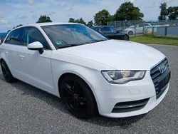 Weiß Gebraucht 2016 Audi A3 Sportback Ambiente Kombi | 13.650 € (Fairer Preis)