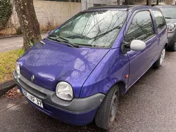 Gebraucht 2000 Renault Twingo Expression Kleinwagen | 500 €