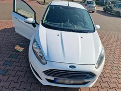 Weiß Gebraucht 2013 Ford Fiesta Kleinwagen | 5.200 €