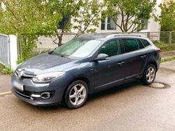 Grau Gebraucht 2015 Renault Mégane GrandTour Bose Edition Kombi | 9.900 €