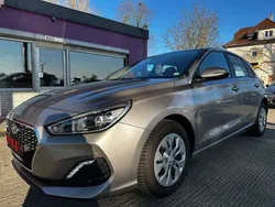 Weiß Gebraucht 2019 Hyundai i30 Select Limousine | 12.990 € (Fairer Preis)
