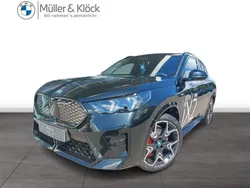 Black sapphire metallic Neu 2024 BMW iX2 M Sport SUV | 53.990 € (Guter Preis)