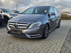 Grau Gebraucht 2012 Mercedes B200 Van / Kleinbus | 11.200 € (Fairer Preis)