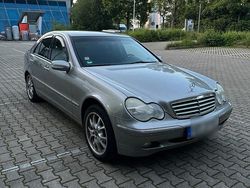Grau Gebraucht 2003 Mercedes C200 Limousine | 2.700 € (Fairer Preis)
