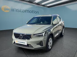 Grün Gebraucht 2024 Volvo XC40 Core SUV | 34.699 € (Guter Preis)