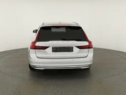 Bright silver metallic Gebraucht 2020 Volvo V90 Inscription Kombi | 27.675 €