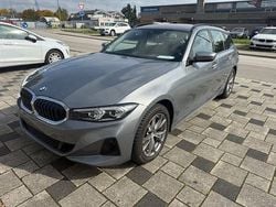 Grau Gebraucht 2023 BMW 320 Kombi | 29.980 € (Superpreis)