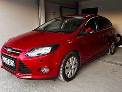 Rot Gebraucht 2011 Ford Focus Titanium Limousine | 5.499 € (Fairer Preis)