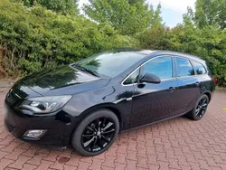 Schwarz Gebraucht 2012 Opel Astra Kombi | 4.900 € (Guter Preis)