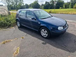 Blau Gebraucht 2002 VW Golf IV Kleinwagen | 2.350 € (Etwas zu teuer)