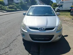 Grau Gebraucht 2010 Hyundai i20 Edition+ Kleinwagen | 2.390 € (Fairer Preis)