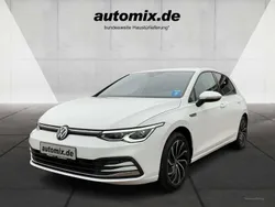 Pure white Gebraucht 2021 VW Golf VIII Style Limousine | 23.440 € (Guter Preis)
