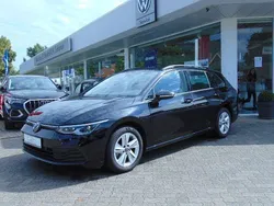 Schwarz Gebraucht 2023 VW Golf VIII Life Kombi | 25.400 € (Fairer Preis)