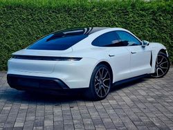 Weiß Gebraucht 2022 Porsche Taycan Limousine | 68.300 € (Fairer Preis)