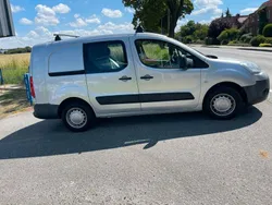Grau Gebraucht 2010 Citroën Berlingo Van / Kleinbus | 5.200 € (Fairer Preis)