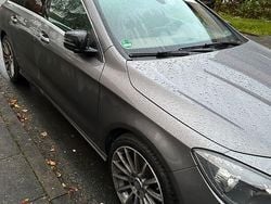 Grau Gebraucht 2018 Mercedes CLA180 Shooting Brake Edition Kombi | 16.500 € (Fairer Preis)