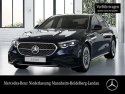 Blau Gebraucht 2025 Mercedes E220 AMG Limousine | 70.350 €